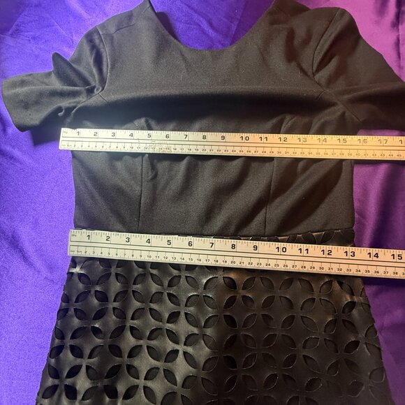 📌Cynthia Steffe Mix of Materials Laser-Cut Faux Leather Mini Dress - Picture 11 of 15